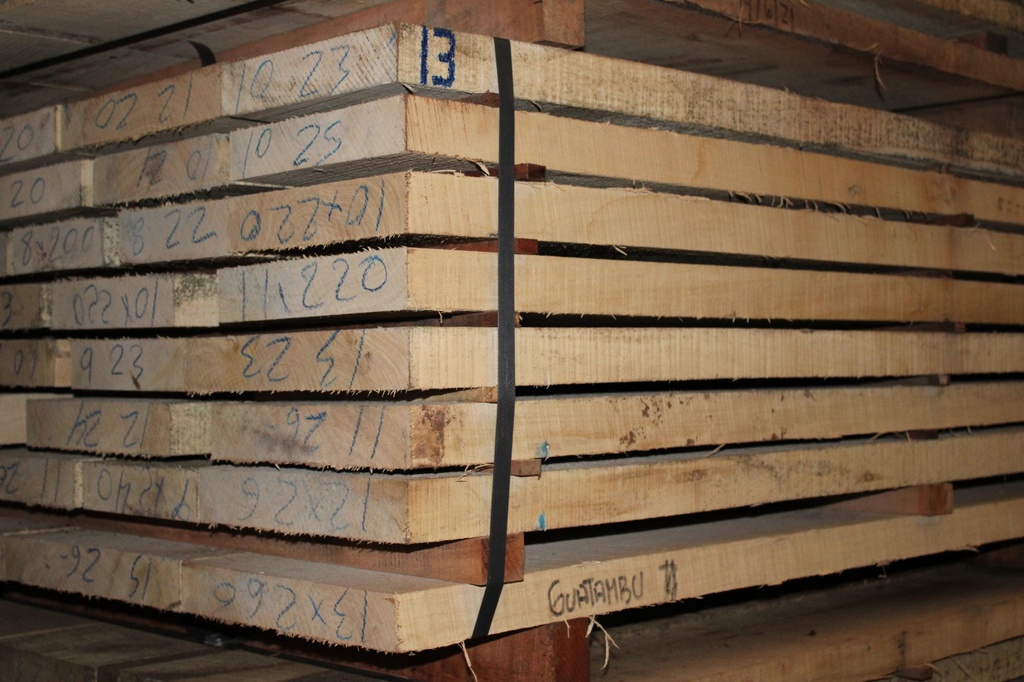 MADERA MACIZA - GUATAMBU