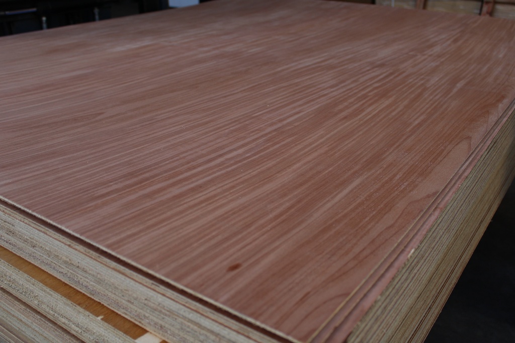 TERCIADO JEQUETIVA-ENCHAPADO 2,10*160 3 mm BB